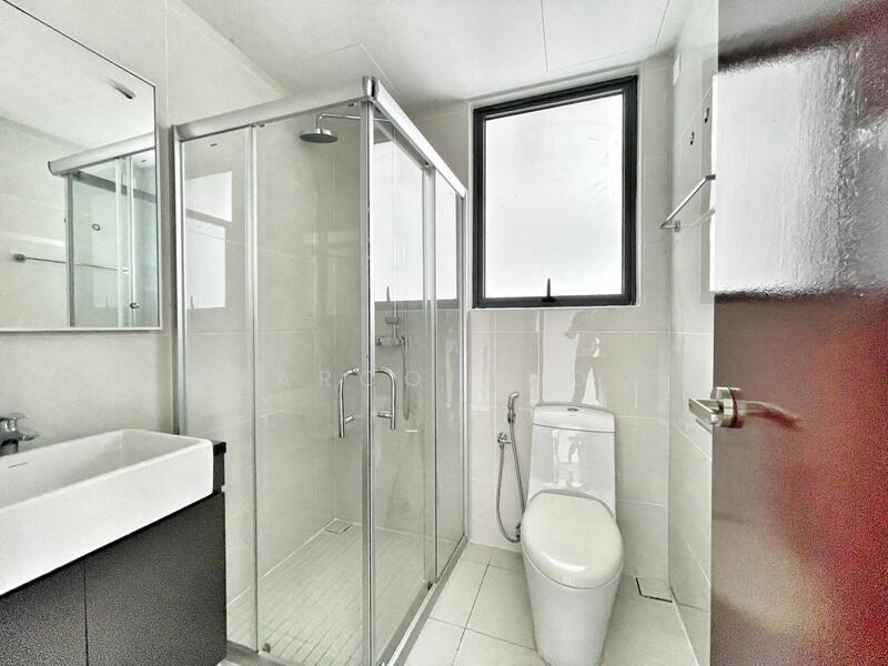 Royal Strand @ Country Garden Danga Bay untuk Untuk Dijual - RM 570,000, Mac 2026 - Bathroom - PropertyGuru.com.my