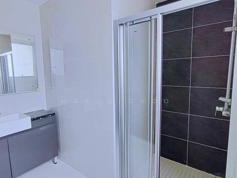 Condominium for Sale at Amberside @ Country Garden Danga Bay - Marco Choo - Bathroom - PropertyGuru.com.my