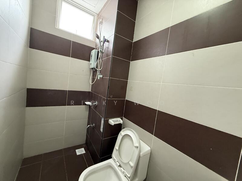 Condominium for Rent at M Condominium @ Larkin - Ricky Woo - Bathroom - PropertyGuru.com.my