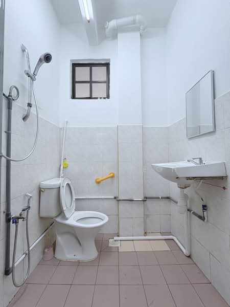 Rumah Teres 2 Tingkat untuk Disewa di Taman Megah (Petaling Jaya) - Jeron Teoh - Bathroom - PropertyGuru.com.my