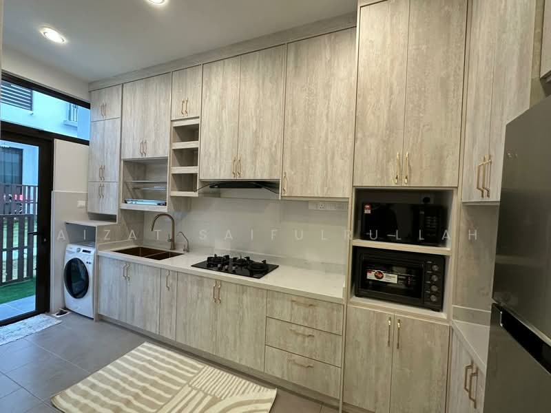 2-storey Terraced House for Rent in Setia Safiro (Cyberjaya) - Aizat Saifulrullah - Kitchen - PropertyGuru.com.my