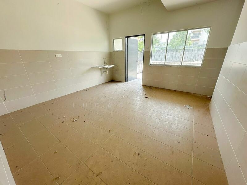 Semi-Detached House for Sale in Sungai Buloh (Selangor) - Lucas Loh - Kitchen - PropertyGuru.com.my