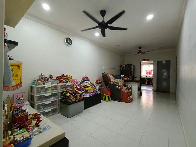 1-storey Terraced House for Sale in Taman Tanjung Minyak Setia (Tanjong Minyak) - CHIN FN - Living Room - PropertyGuru.com.my