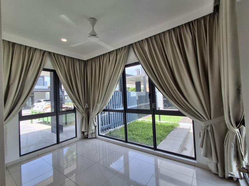 Rumah Berkembar untuk Disewa di Iskandar Puteri (Nusajaya) (Johor) - Rayna Seo - Living Room - PropertyGuru.com.my