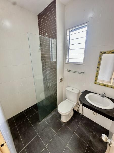 Semi-Detached House for Sale in Taman Desa Country Homes (Rawang) - AIMAN ZUHDI - Bathroom - PropertyGuru.com.my