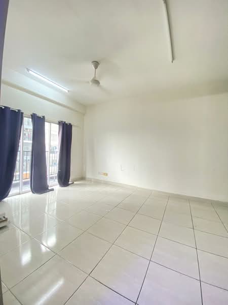 Servis Apartment untuk Disewa di BSP 21 - Leia Lian - Living Room - PropertyGuru.com.my