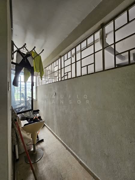 Kondominium untuk Dijual di Glen View Villa - Taufiq Mansor - Corridor - PropertyGuru.com.my