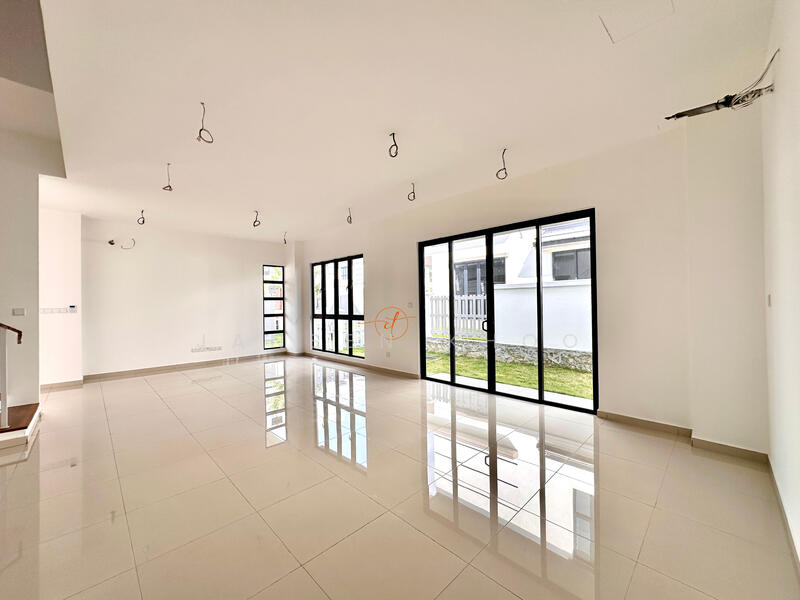Semi-Detached House for Sale in Setia Alam (Selangor) - Jansen Khoo - Living Room - PropertyGuru.com.my