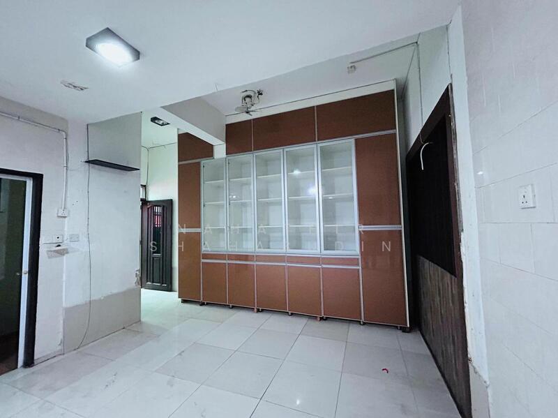 2-storey Terraced House for Sale in Bukit Jelutong (Shah Alam) - Nahathir Shahabudin - Interior - PropertyGuru.com.my