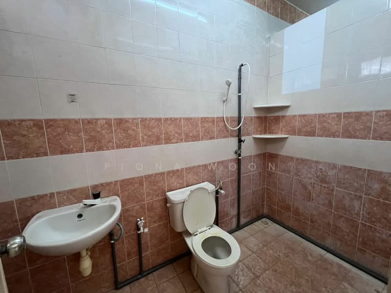 2-storey Terraced House for Rent in Batu Berendam (Melaka) - Fiona Woon - Bathroom - PropertyGuru.com.my