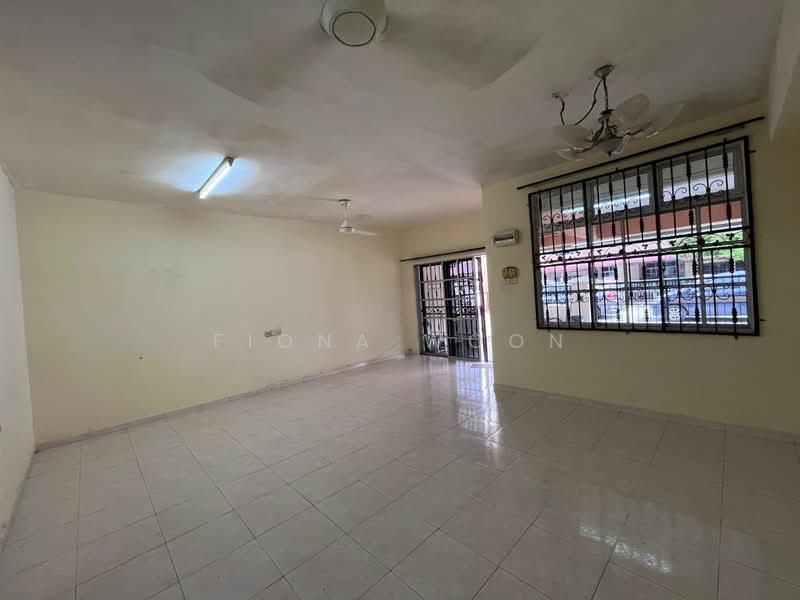 2-storey Terraced House for Rent in Batu Berendam (Melaka) - Fiona Woon - Living Room - PropertyGuru.com.my