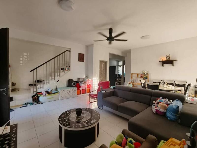 2-storey Terraced House for Sale in Setia Tropika (Johor Bahru) - Phoebe Foo - Living Room - PropertyGuru.com.my