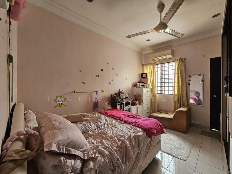 2-storey Terraced House for Sale in Taman Sutera (Kajang) - Taufiq Tam - Bedroom - PropertyGuru.com.my