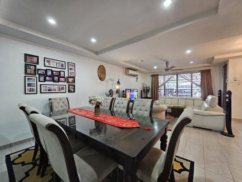 2-storey Terraced House for Sale in Taman Sutera (Kajang) - Taufiq Tam - Living Room - PropertyGuru.com.my