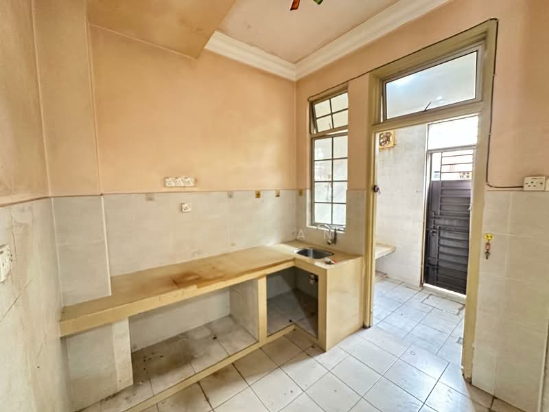 2-storey Terraced House for Sale in Taman Setia Indah (Tebrau) - CS Tan - Kitchen - PropertyGuru.com.my