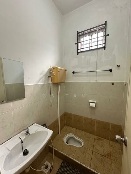 2-storey Terraced House for Sale in Taman Setia Indah (Tebrau) - CS Tan - Bathroom - PropertyGuru.com.my