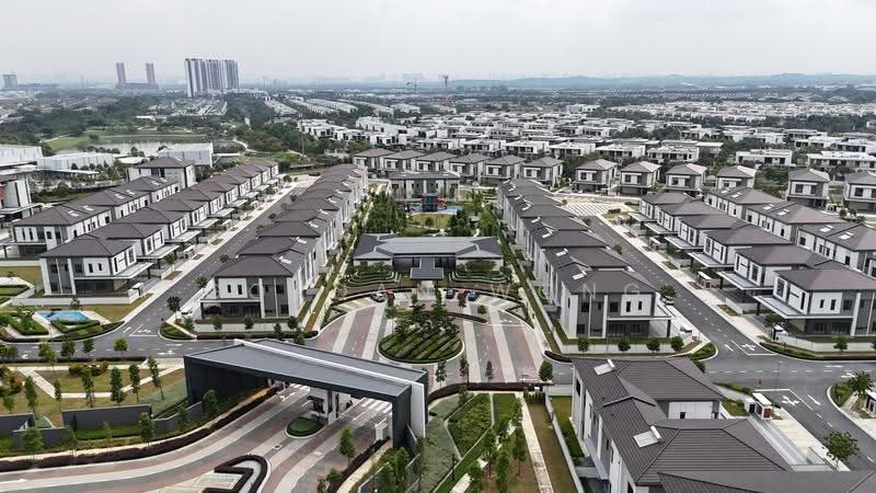 Rumah Berkembar untuk Dijual di Telok Panglima Garang (Selangor) - Gordan Wong - Exterior - PropertyGuru.com.my