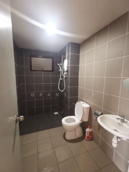 Condominium for Sale at Residensi Bukit Palma 1 (Palm Hill Residence 1) - Grant Yip - Bathroom - PropertyGuru.com.my