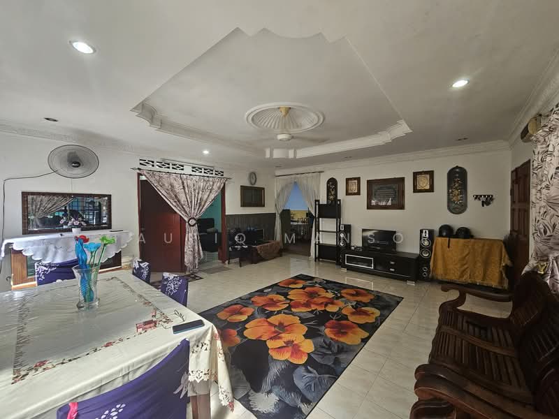 Bungalow Land for Sale in Kampung Cheras Baru (Ampang) - Taufiq Mansor - Living Room - PropertyGuru.com.my