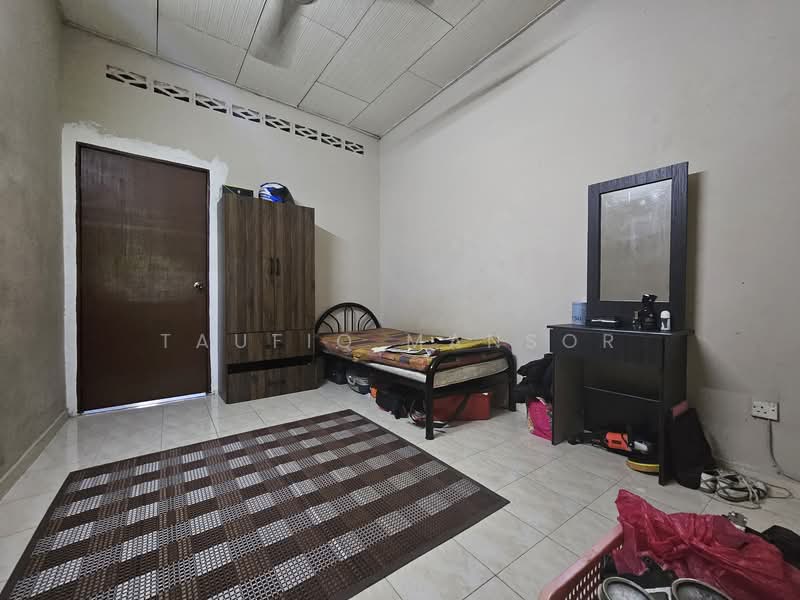 Bungalow Land for Sale in Kampung Cheras Baru (Ampang) - Taufiq Mansor - Bedroom - PropertyGuru.com.my