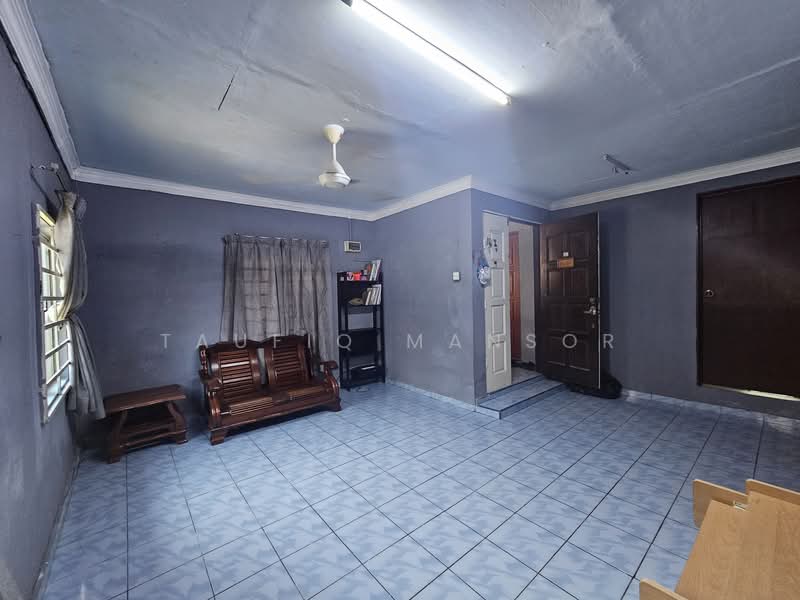 Bungalow Land for Sale in Kampung Cheras Baru (Ampang) - Taufiq Mansor - Living Room - PropertyGuru.com.my