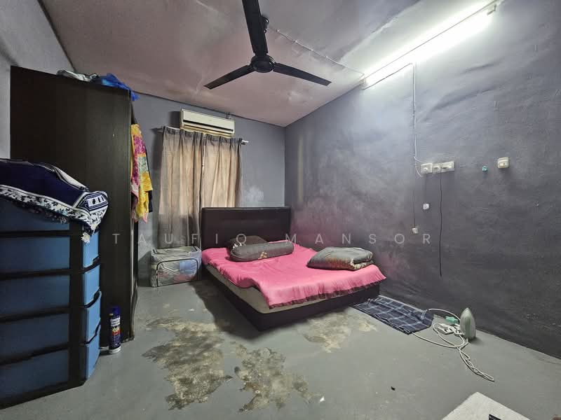 Bungalow Land for Sale in Kampung Cheras Baru (Ampang) - Taufiq Mansor - Bedroom - PropertyGuru.com.my