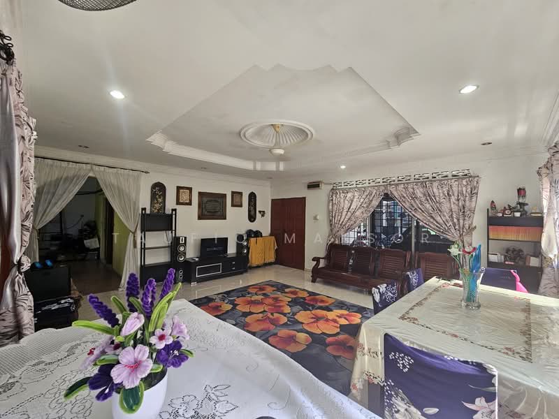 Bungalow Land for Sale in Kampung Cheras Baru (Ampang) - Taufiq Mansor - Living Room - PropertyGuru.com.my
