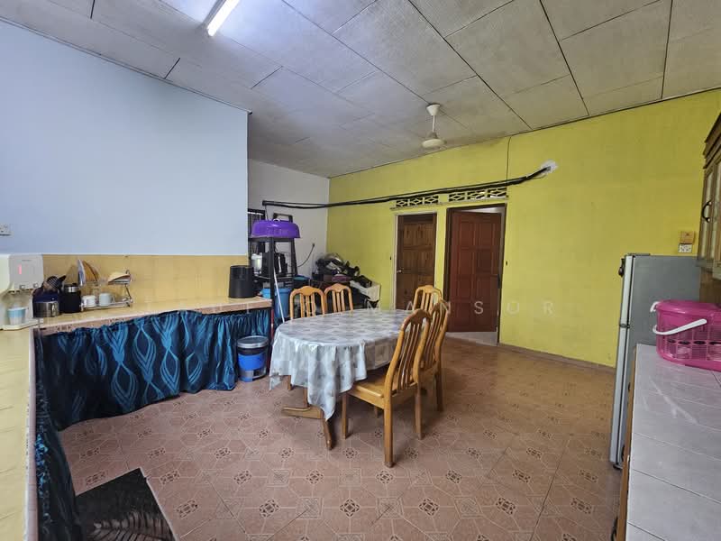 Bungalow Land for Sale in Kampung Cheras Baru (Ampang) - Taufiq Mansor - Dining Room - PropertyGuru.com.my