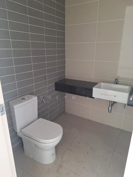 Semi-Detached House for Sale in Eco Majestic (Semenyih) - Jesslyn Lee - Bathroom - PropertyGuru.com.my
