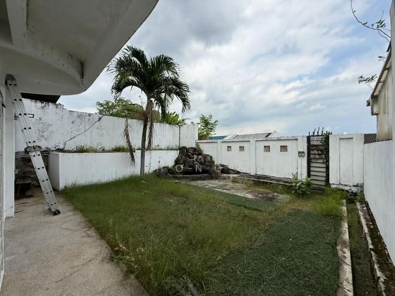 Semi-Detached House for Sale in Taman Wangsa Ukay (Ulu Kelang) - Zhi Hong Loh - Garden - PropertyGuru.com.my
