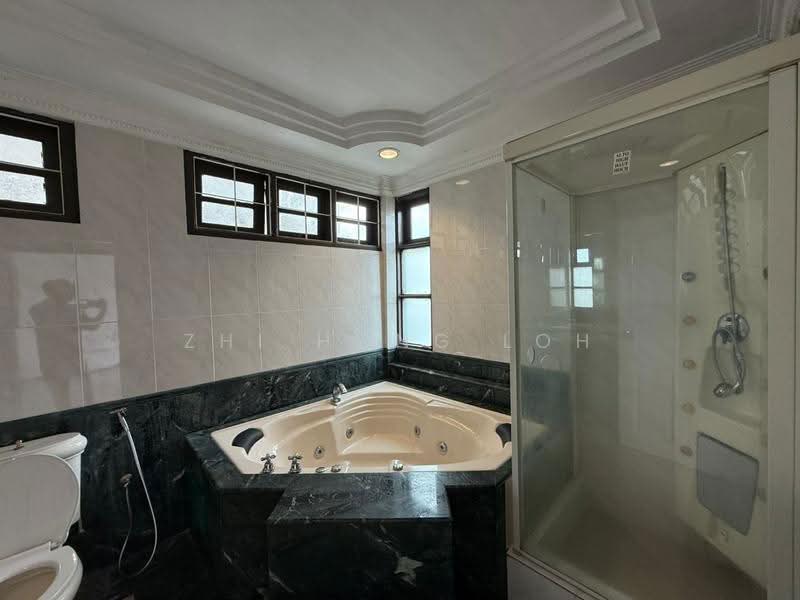 Semi-Detached House for Sale in Taman Wangsa Ukay (Ulu Kelang) - Zhi Hong Loh - Bathroom - PropertyGuru.com.my