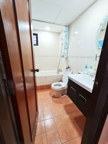 Gurney Park Condominium untuk Untuk Disewa - RM 2,500 /bulan, Mac 2026 - Bathroom - PropertyGuru.com.my