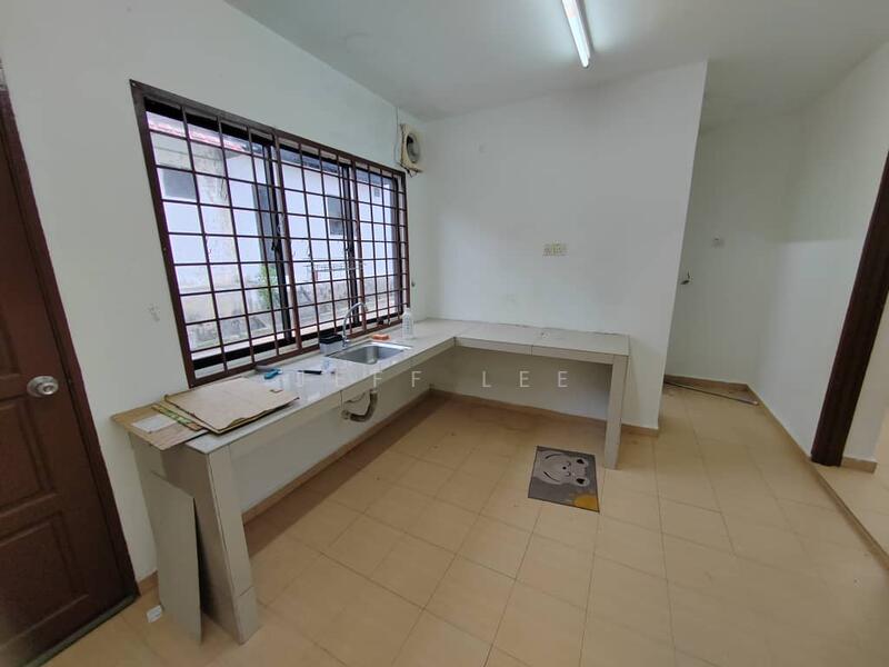 2-storey Terraced House for Sale in Senai (Johor) - Jeff Lee - Kitchen - PropertyGuru.com.my