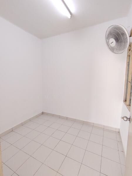 Pangsapuri untuk Dijual di Pangsapuri Lagoon Perdana - Jimmy Low - Interior - PropertyGuru.com.my