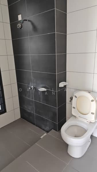 Kondominium untuk Dijual di Wellesley Residences - Lilian Tan - Bathroom - PropertyGuru.com.my
