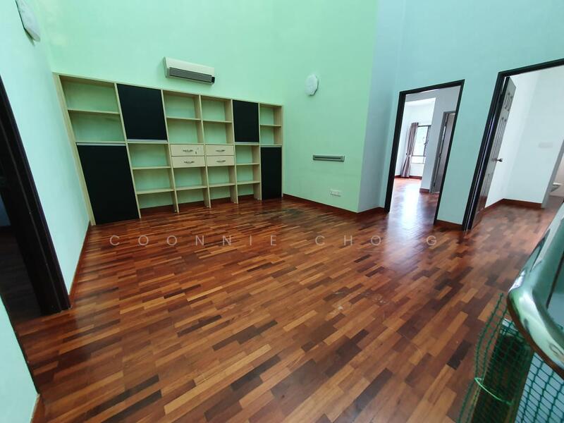 Sering Ukay untuk Untuk Dijual - RM 1,400,000, Mac 2026 - Living Room - PropertyGuru.com.my