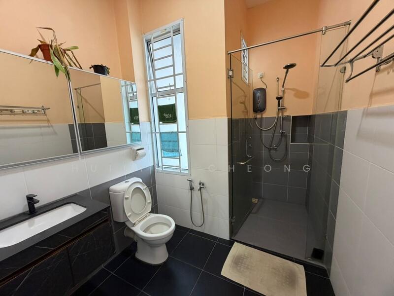 Cluster House for Sale in Johor Bahru (Johor) - Huiling Cheong - Bathroom - PropertyGuru.com.my