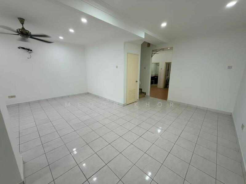Saujana Damansara - 2 Storey Terrace untuk Untuk Dijual - RM 668,000, Mac 2026 - Living Room - PropertyGuru.com.my