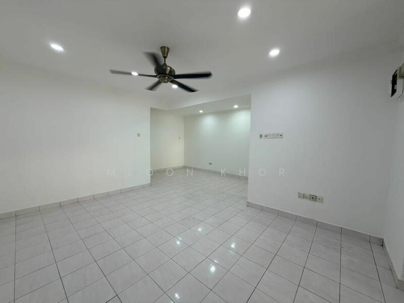 Saujana Damansara - 2 Storey Terrace untuk Untuk Dijual - RM 668,000, Mac 2026 - Living Room - PropertyGuru.com.my