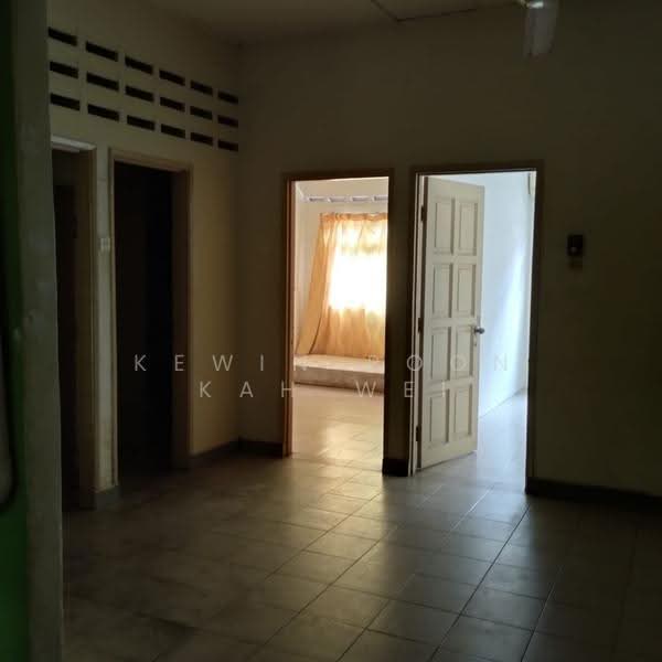 Shop / Office for Rent in Taman Lian Hoe (Kuchai Lama) - Kewin Poon Kah Wei - Interior - PropertyGuru.com.my