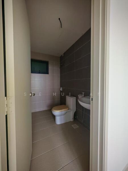 Skyvilla @ D'Island untuk Untuk Disewa - RM 1,700 /bulan, Mac 2026 - Bathroom - PropertyGuru.com.my