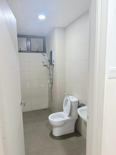 Kondominium untuk Dijual di Skycube - Kenny Ooi - Bathroom - PropertyGuru.com.my