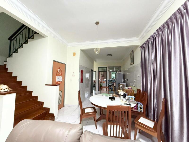 2-storey Terraced House for Sale in Taman Sutera Utama (Skudai) - Wee Howe - Living Room - PropertyGuru.com.my