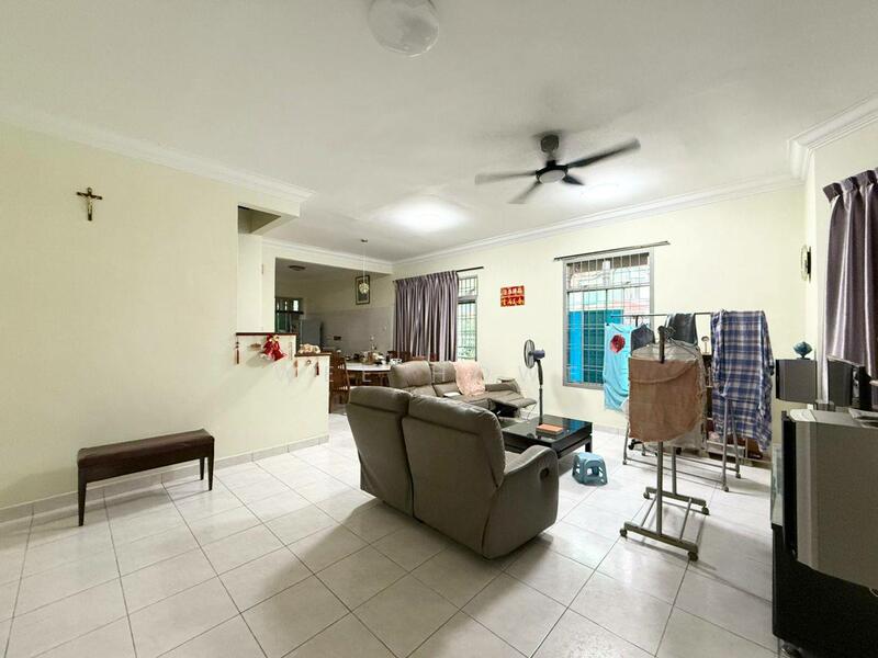 2-storey Terraced House for Sale in Taman Sutera Utama (Skudai) - Wee Howe - Living Room - PropertyGuru.com.my