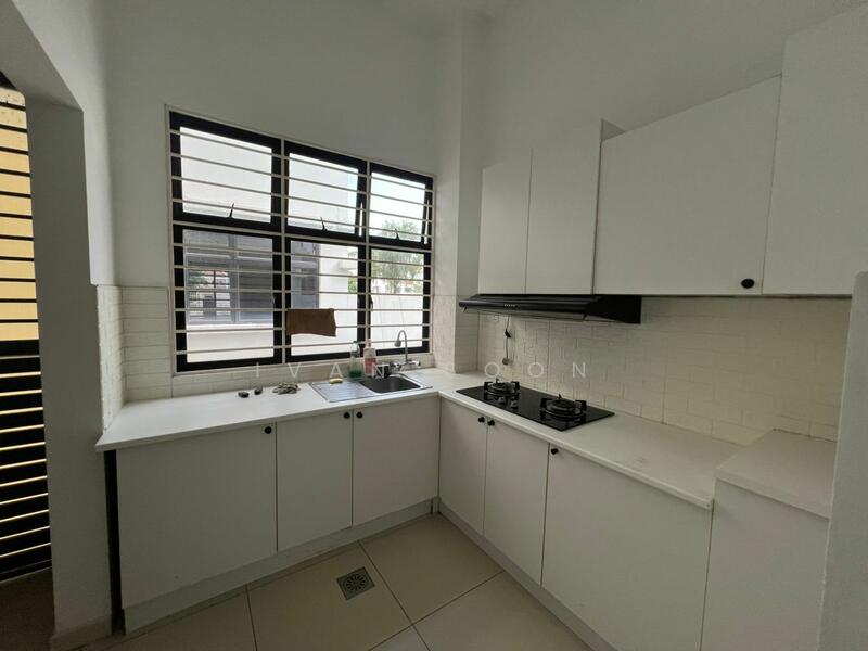 3-storey Terraced House for Rent in Seksyen U13 (Setia Alam) - Ivan Soon - Kitchen - PropertyGuru.com.my