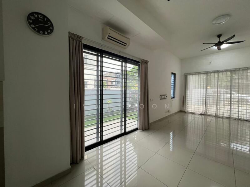 3-storey Terraced House for Rent in Seksyen U13 (Setia Alam) - Ivan Soon - Living Room - PropertyGuru.com.my