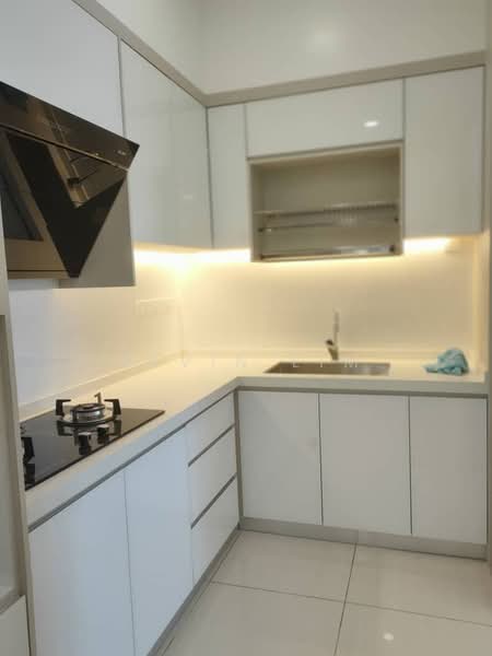 Kondominium untuk Dijual di Queens Residences Q1 @ Queens Waterfront - Kevin Lim - Kitchen - PropertyGuru.com.my