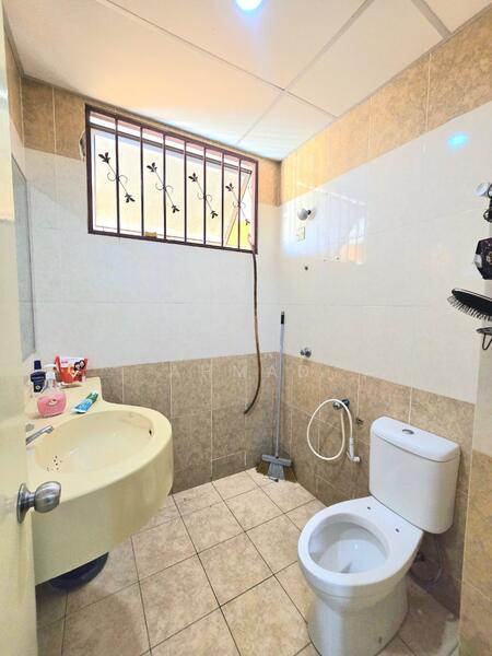 Condominium for Sale at Platinum Hill PV 6 - Sabirin Ahmad - Bathroom - PropertyGuru.com.my