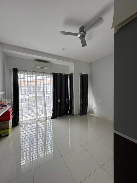 2-storey Terraced House for Sale in Bandar Seri Coalfields (Ijok) - Lucas Loh - Living Room - PropertyGuru.com.my