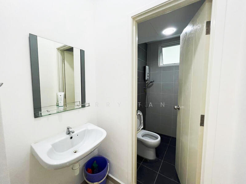 Arena Residence untuk Untuk Disewa - RM 2,500 /bulan, Mac 2026 - Bathroom - PropertyGuru.com.my